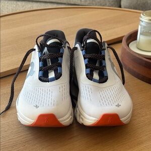 On Running Cloudmonster Running Shoes